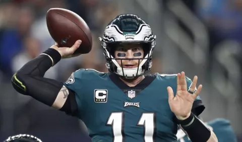 Carson Wentz no ha sido descartado pese a lesión 