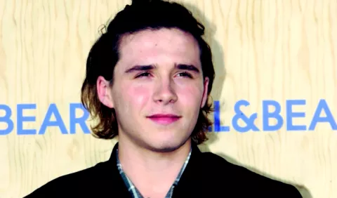 Brooklyn Beckham presume su nueva relación amorosa