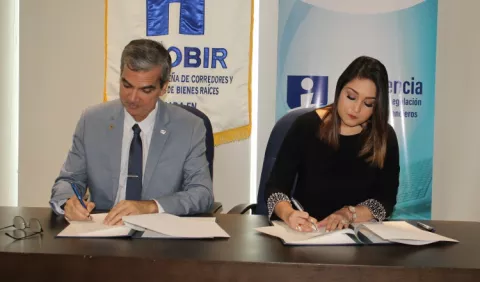 Acobir firma acuerdo para regular servicios y evitar malas prácticas