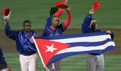 Cubanos podrán firmar con MLB
