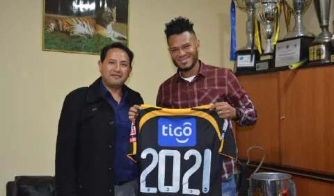 Blackburn renueva con The Strongest