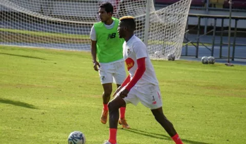 Fajardo espera permiso para estar con la selección de Panamá