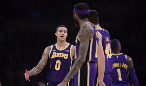 Kuzma vapulea a los Detroit Pistons