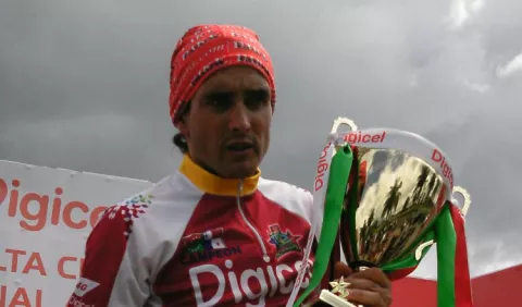 Oscar Sevilla defiende su título