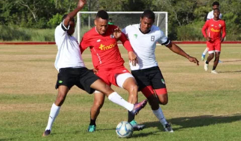 Roja cae, y llaman a Abdiel Arroyo