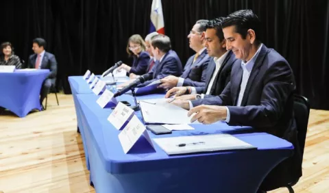 Reto por  transparencia logra la firma de seis de los siete candidatos