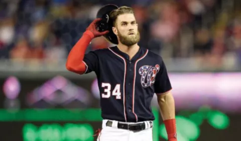 Bryce Harper sigue buscando equipo