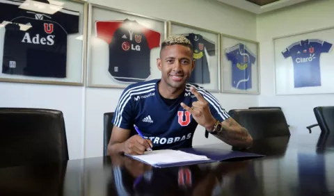 Torres  viste los colores de la U