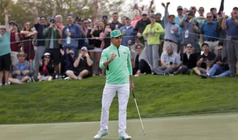 Fowler lidera el Phoenix Open 
