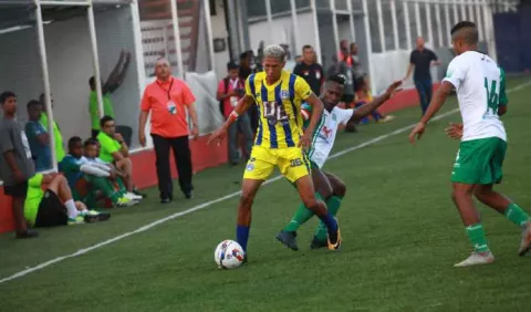 Universitario debuta en el Clausura con goleada