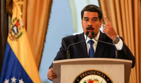 Maduro dice que elegir un nuevo Parlamento traería estabilidad