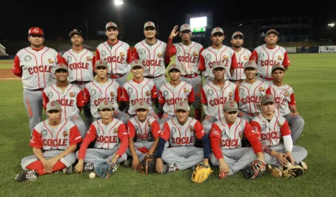 Oeste y Coclé inician semifinal