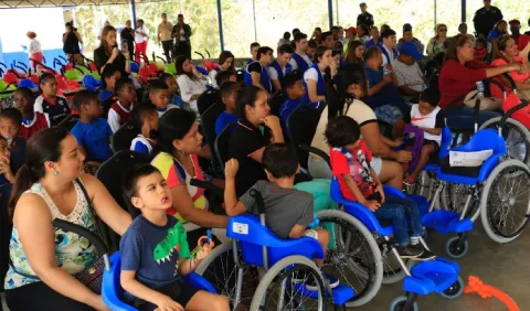 Comunidad judía dona 79 sillas de ruedas