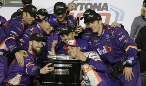 Hamlin gana el Daytona