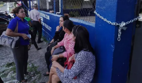 Maestros THFA exigen más permanencias