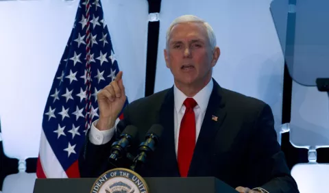 EE.UU. anuncia que revocará visas a unos 77 venezolanos