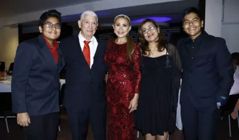 Coctel por lanzamiento de trabajo discográfico
