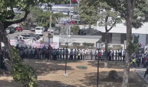 Continúa la lucha de poder entre jubilados