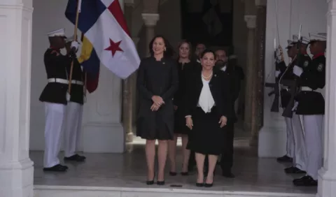 Reciben credenciales de embajadora de Venezuela