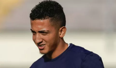 Sporting oficializa venta de Ángel Orelién