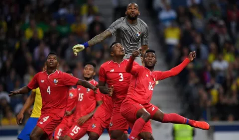 'Manotas' Mejía saca pecho del  empate de Panamá ante Brasil