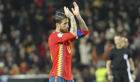 España sufre para ganar ante Noruega