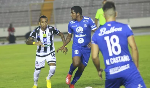 Árabe Unido empata con Tauro  y alcanza parcialmente al Sporting