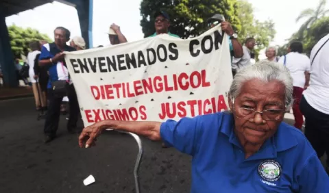 Más de mil afectados por dietilenglicol esperan revisión