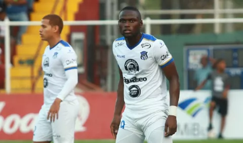 Árabe Unido es el líder solitario del Torneo Clausura