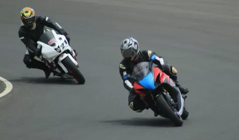 Pilotos hicieron de las suyas en la primera  fecha del Track Motovelocidad Cronometrado