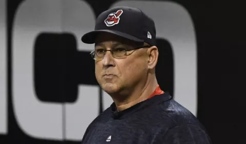 Terry Francona sigue con la tribu