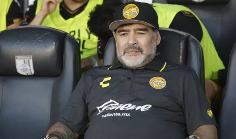 Diego Maradona amenaza con irse de Dorados