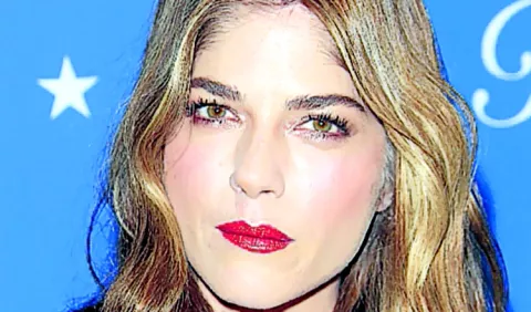 Selma Blair confiesa que  se siente muy enferma 