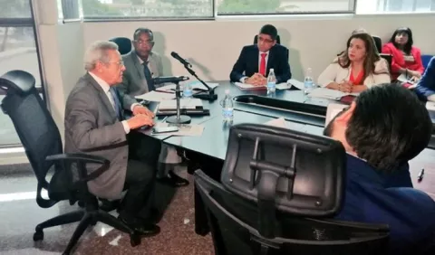 Comisión de Gobierno busca asesoría antes de debate de las reformas constitucionales