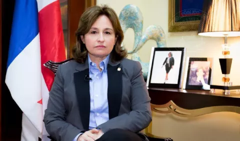 Laurentino Cortizo no piensa sacar a la procuradora Kenia Porcell