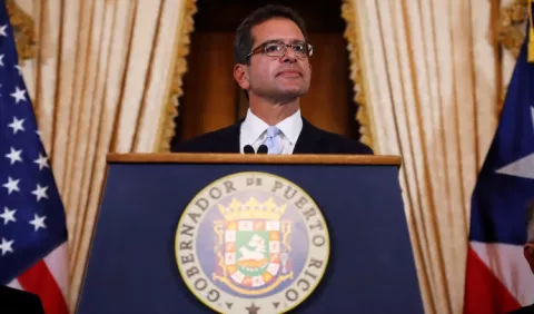 El Gobernador  de Puerto Rico se reúne con su  equipo fiscal 