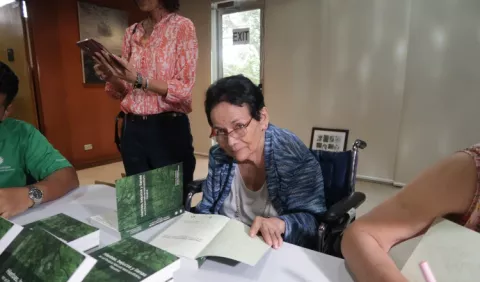 El Instituto Smithsonian publicó libro sobre hierbas y bejucos