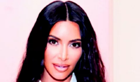 Una mujer a la que ella ayudó a salir de la cárcel ahora es modelo de Kim