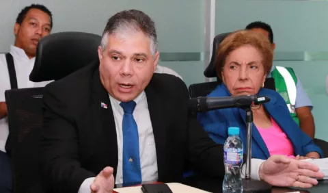 Buscan acabar con negocio de cupos
