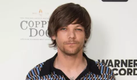 Louis Tomlinson rompe el silencio y habla sobre su fallecida hermana 