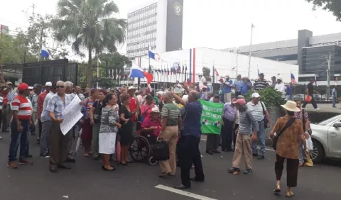 Jubilados y pensionados podrían recibir el bono a finales de noviembre
