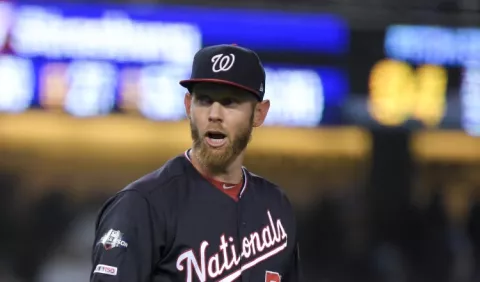 Stephen Strasburg, a la lomita en juego decisivo contra los Dodgers