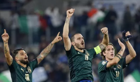 Italia avanza a la Eurocopa