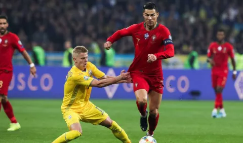 Cristiano Ronaldo llega  a 700 goles, pero Portugal pierde