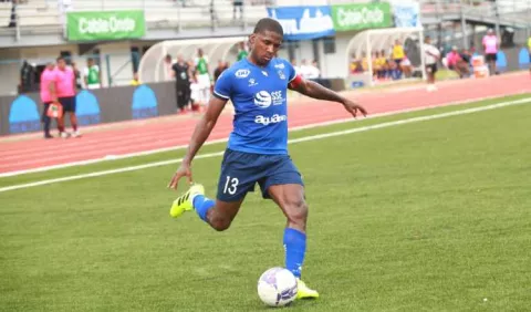 Armando Cooper dio empate al Árabe