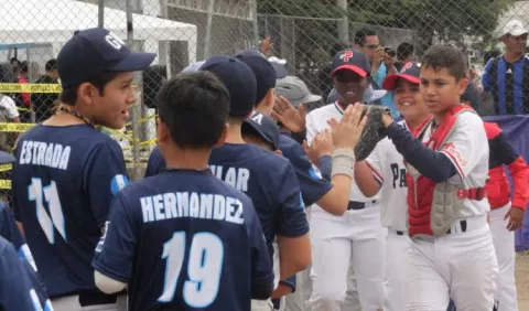 Panamá dio super ko a Guatemala