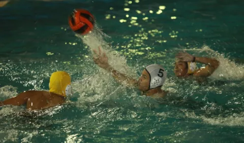 Waterpolo internacional en la piscina Eileen Coparropa