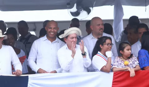 Público se quedó con ganas de saludar a Mariano Rivera