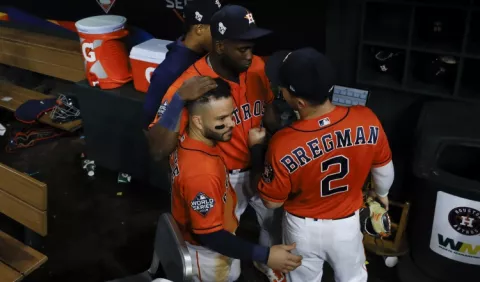 Astros esperan hacer historia con los premios 