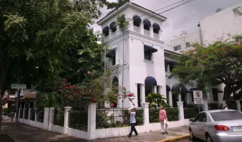 Procuradora Kenia Porcell se escuda bajo  el silencio